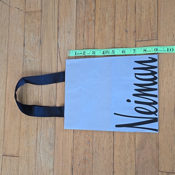 Neiman Marcus Empty Paper Grey Silver Shopping Bag Black Ribbon Handles 9"x7"x4” - Picture 4 of 8